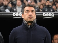 Beşiktaş’ta Van Bronckhorst Dönemi Resmen Sona Erdi: Ödenecek Tutar Belli Oldu